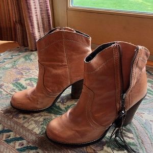 Kelsi Dagger Boots, 8.5